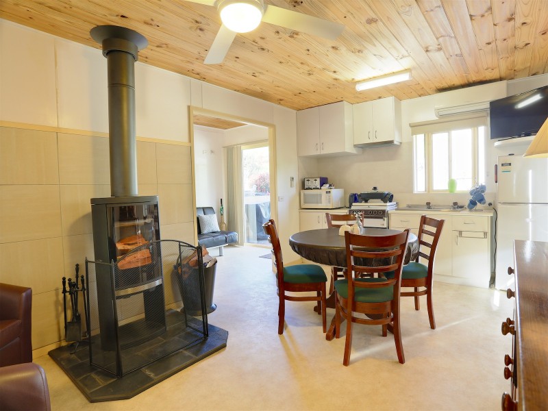 LAURA LODGE 1564 Maroondah Hwy, Bonnie Doon VIC 3720