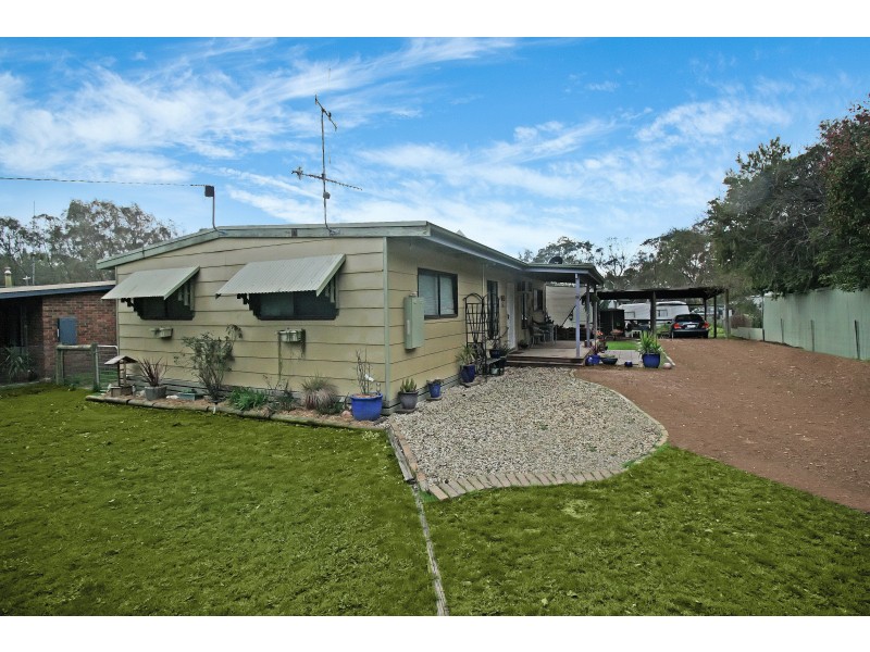 4 Young Street, Bonnie Doon VIC 3720