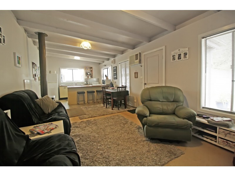 4 Young Street, Bonnie Doon VIC 3720