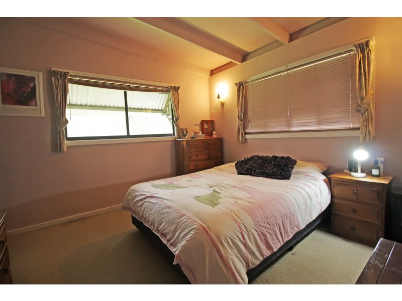 4 Young Street, Bonnie Doon VIC 3720