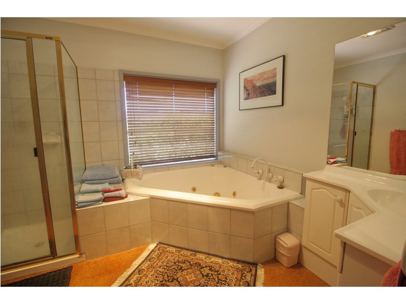 2110 Mansfield Woods Point Road, Mansfield VIC 3722