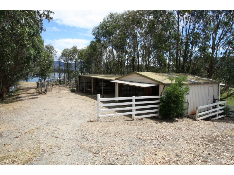 2110 Mansfield Woods Point Road, Mansfield VIC 3722