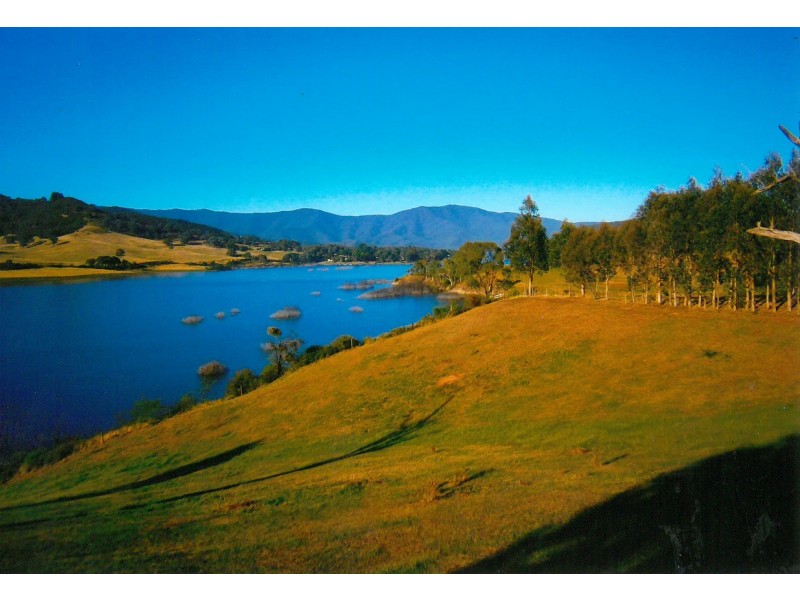 2110 Mansfield Woods Point Road, Mansfield VIC 3722