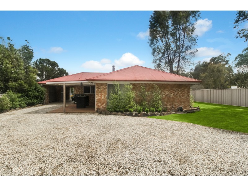 4 Chanro Court, Bonnie Doon VIC 3720