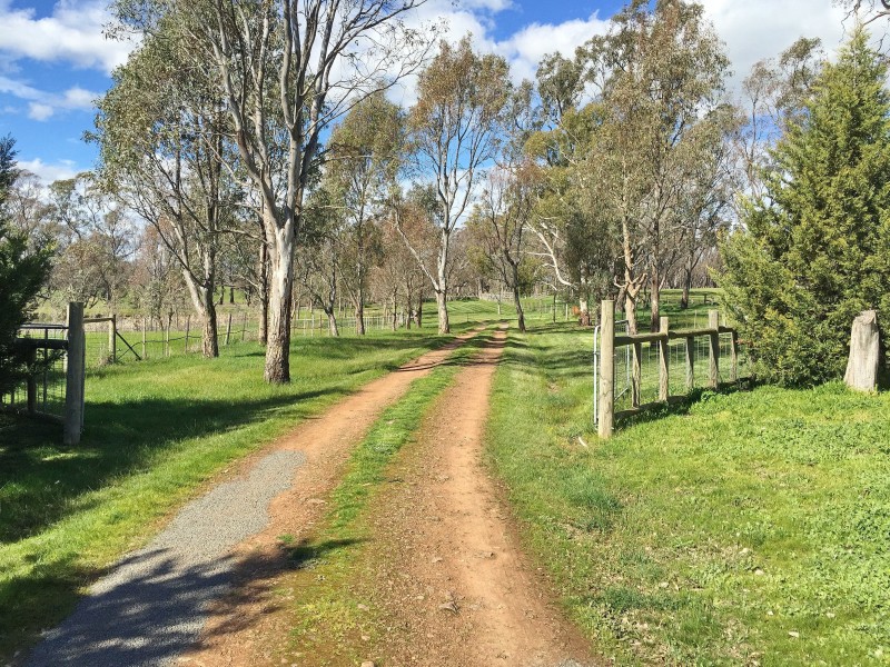 4918 Midland Highway, Mansfield VIC 3722