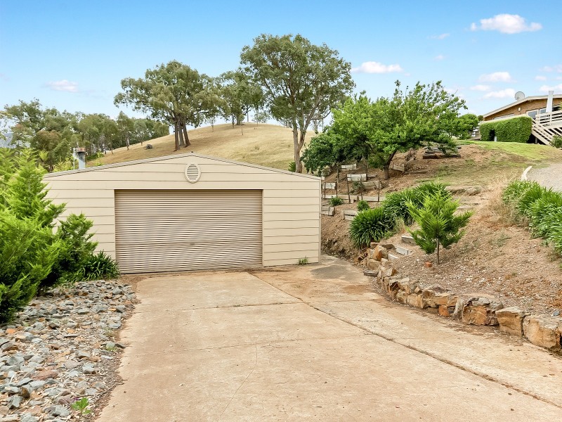 292 Ford Drive, Mansfield VIC 3722