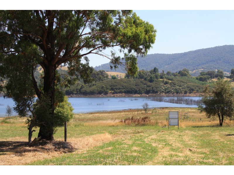 14 Lake Drive, Howqua Inlet VIC 3723