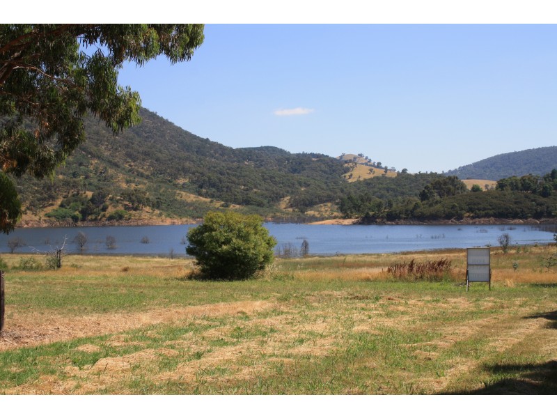 14 Lake Drive, Howqua Inlet VIC 3723