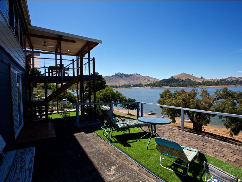 38 Dawn Crescent, Bonnie Doon VIC 3720