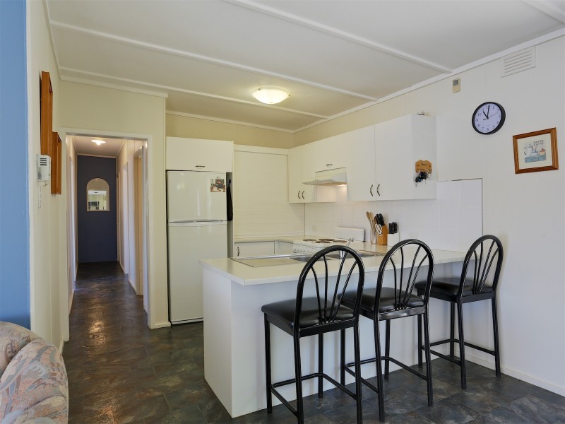 38 Dawn Crescent, Bonnie Doon VIC 3720