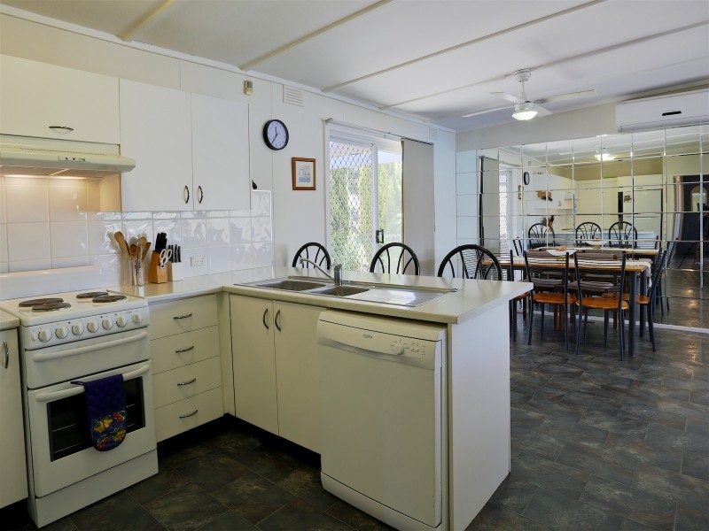 38 Dawn Crescent, Bonnie Doon VIC 3720