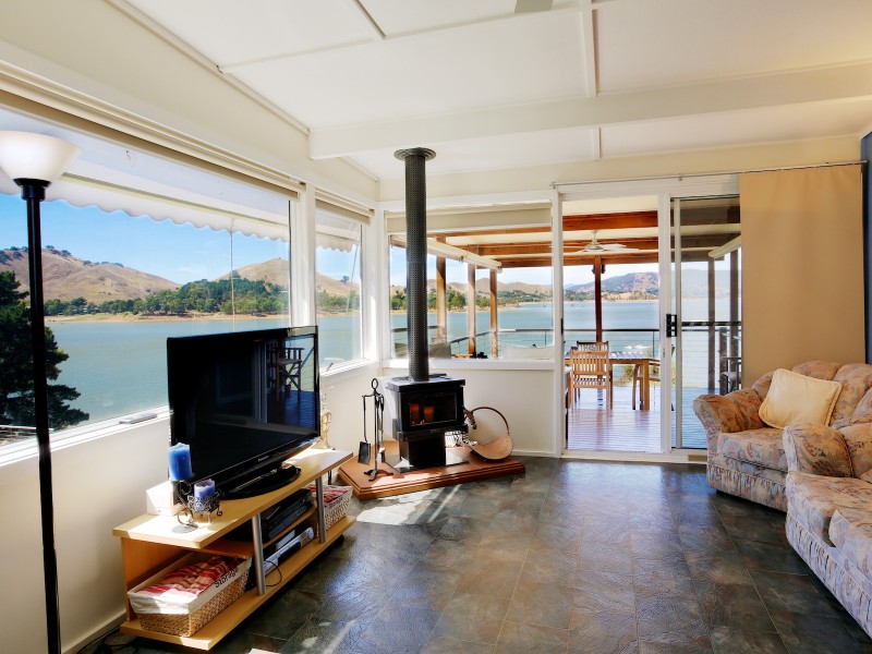 38 Dawn Crescent, Bonnie Doon VIC 3720