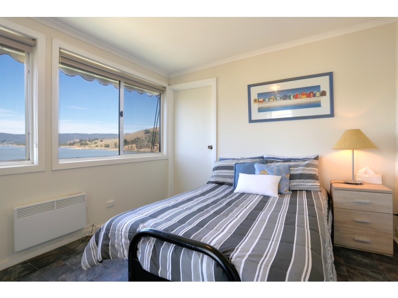 38 Dawn Crescent, Bonnie Doon VIC 3720