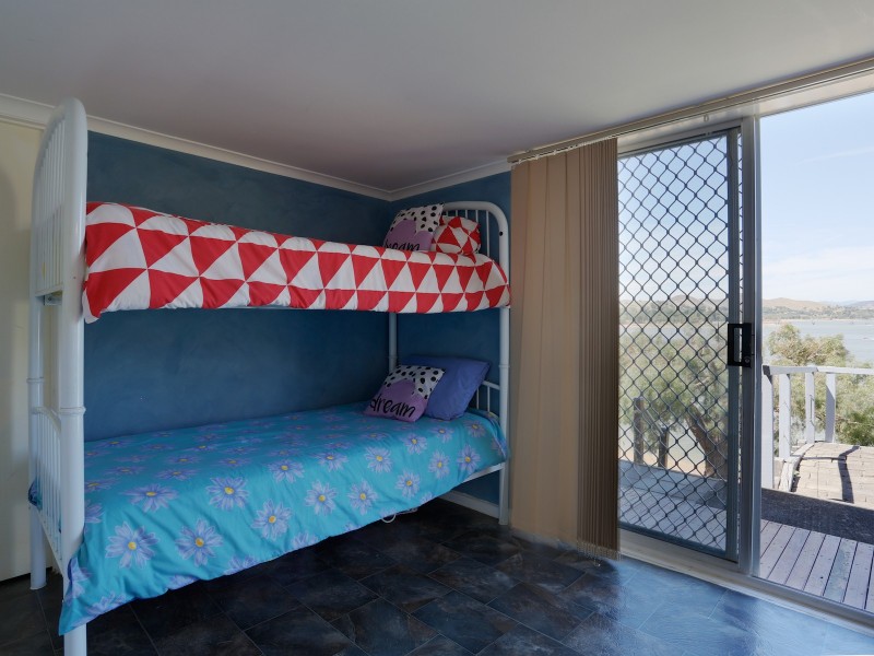 38 Dawn Crescent, Bonnie Doon VIC 3720