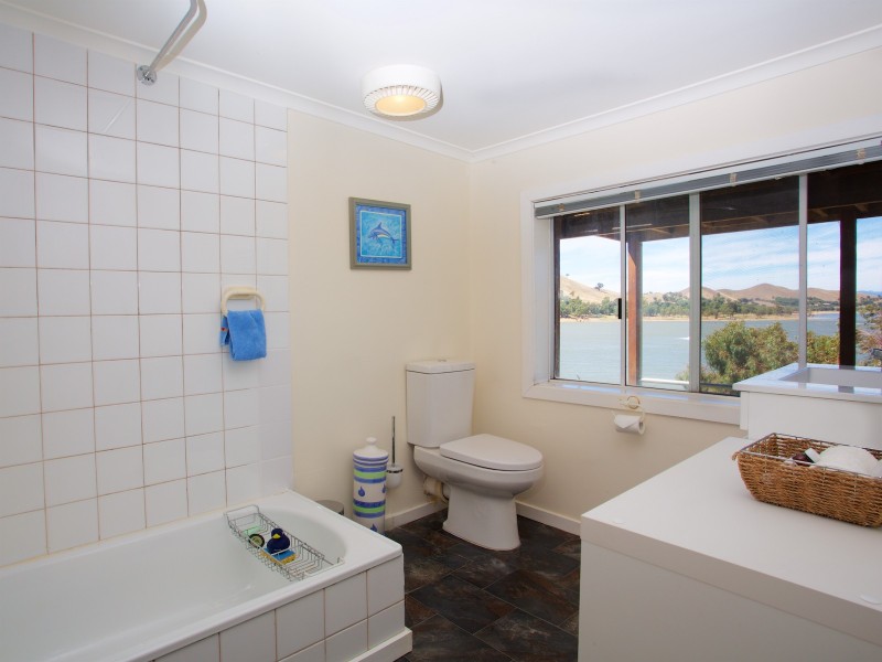 38 Dawn Crescent, Bonnie Doon VIC 3720