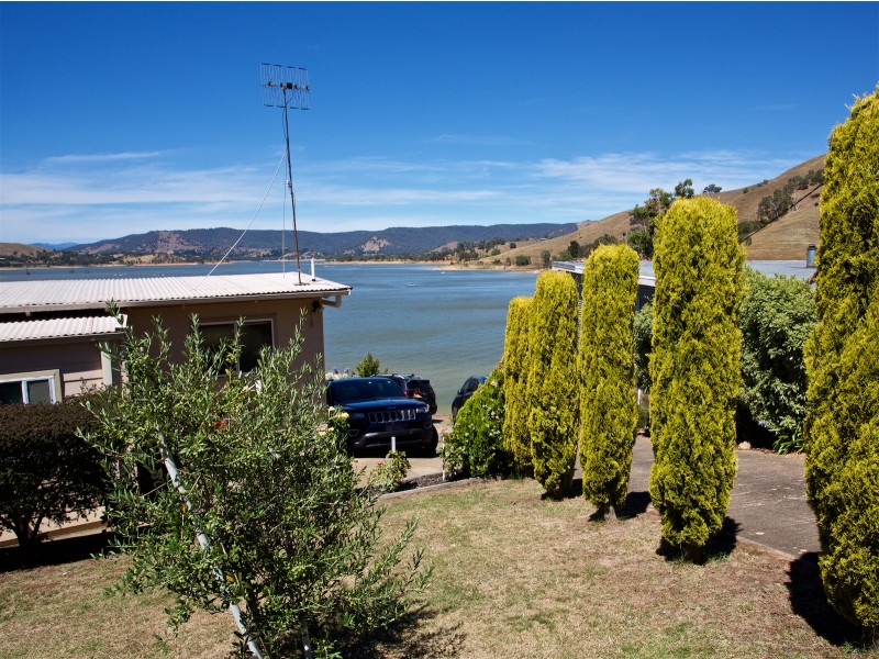 38 Dawn Crescent, Bonnie Doon VIC 3720