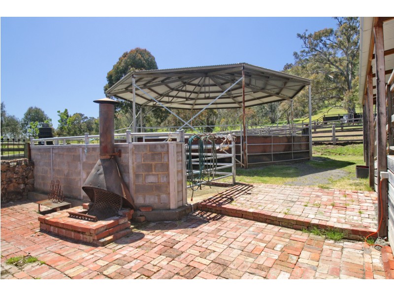 1 Old Tonga Rd, Mansfield VIC 3722