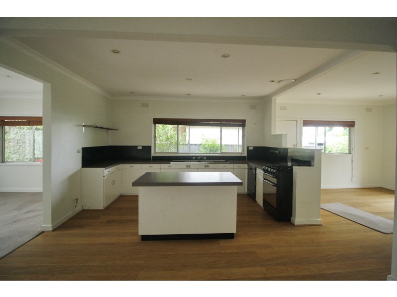 1 Cricket Street, Mansfield VIC 3722