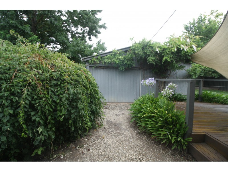 1 Cricket Street, Mansfield VIC 3722