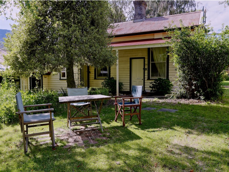 39 Bank St, Jamieson VIC 3723