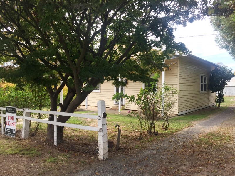 12 Philip Street (Bonnie Doon), Mansfield VIC 3722