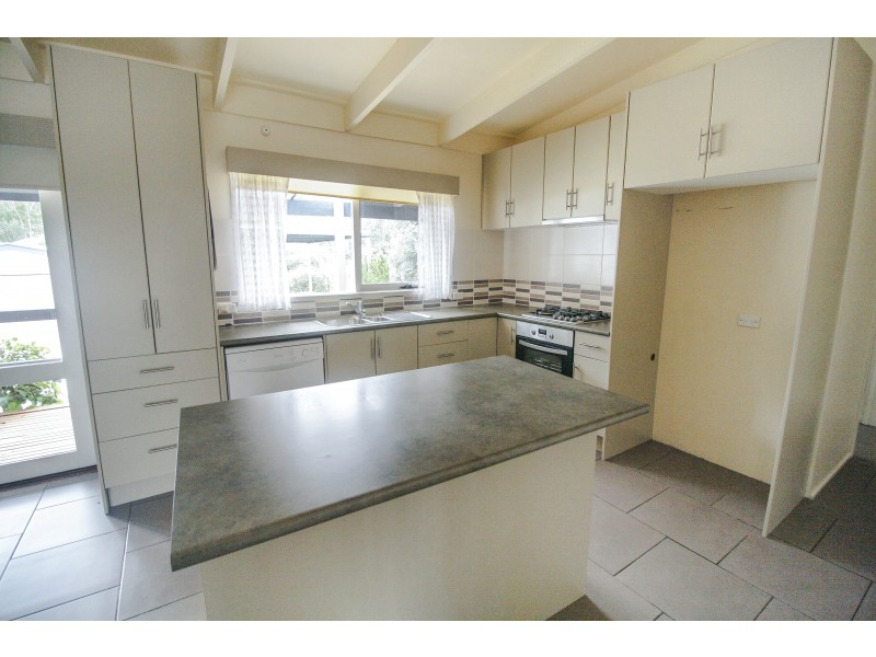 6 Young Street, Bonnie Doon, Mansfield VIC 3722