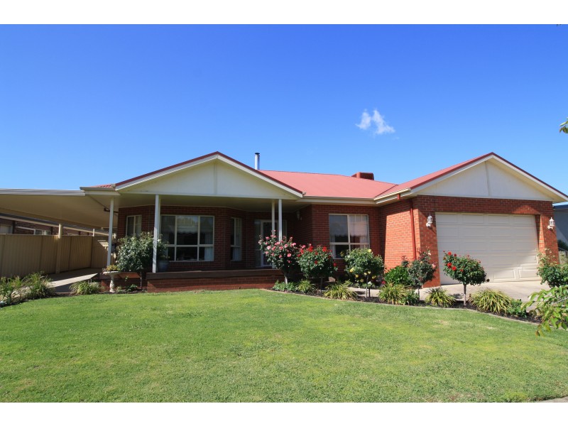 22 Cambridge Drive, Mansfield VIC 3722