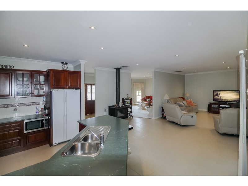 22 Cambridge Drive, Mansfield VIC 3722