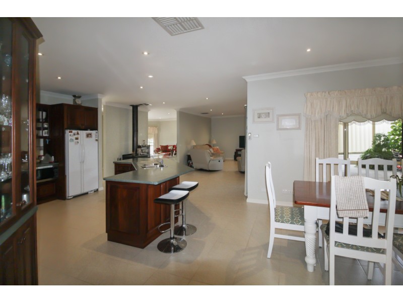 22 Cambridge Drive, Mansfield VIC 3722