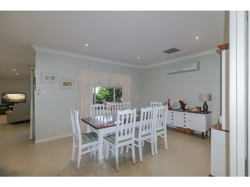 22 Cambridge Drive, Mansfield VIC 3722