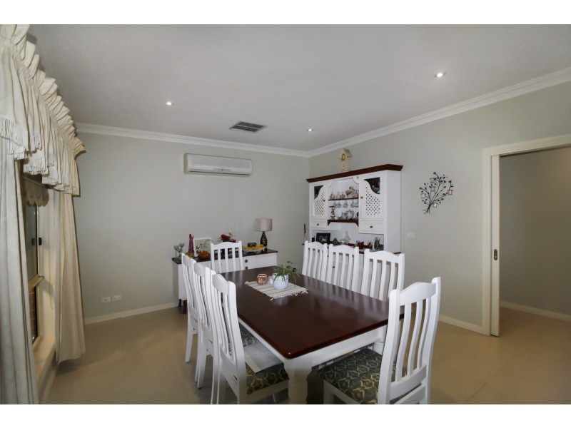 22 Cambridge Drive, Mansfield VIC 3722