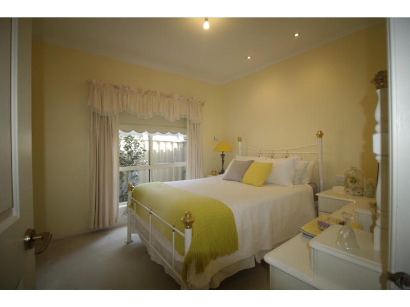 22 Cambridge Drive, Mansfield VIC 3722