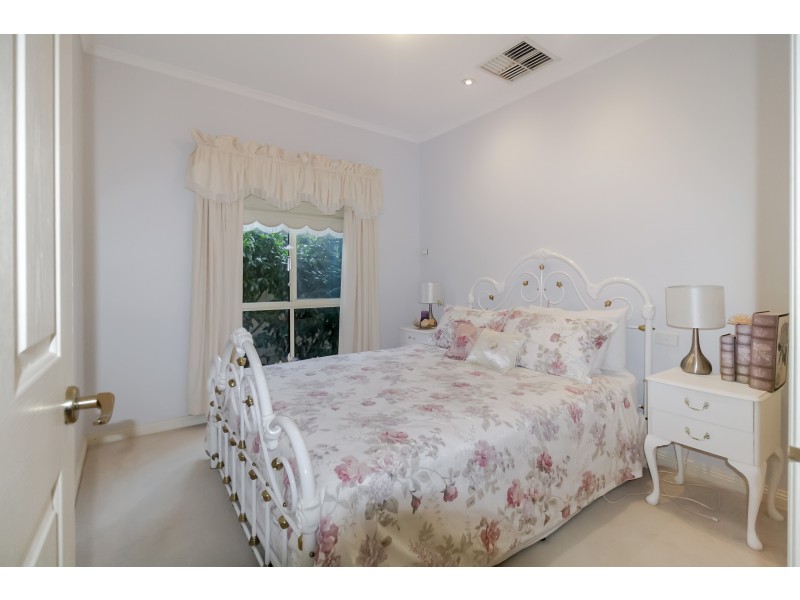 22 Cambridge Drive, Mansfield VIC 3722