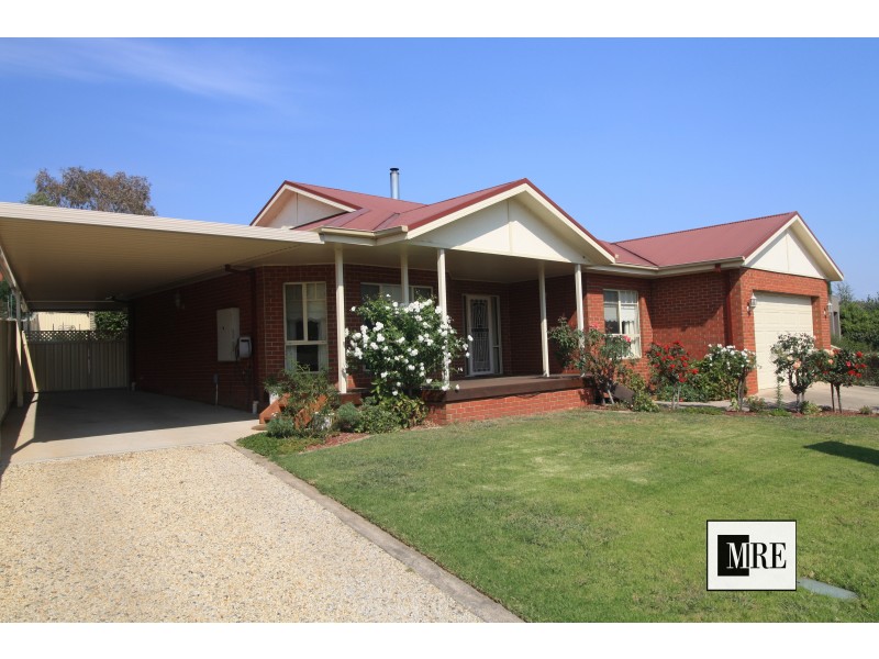 22 Cambridge Drive, Mansfield VIC 3722
