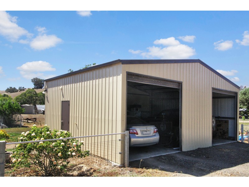 30 Main St, Maindample VIC 3723