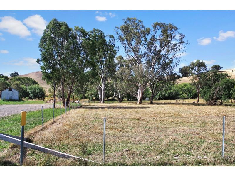 30 Main St, Maindample VIC 3723