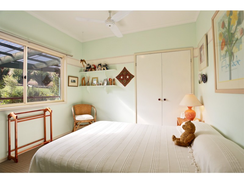 142 Dry Creek Road, Bonnie Doon VIC 3720