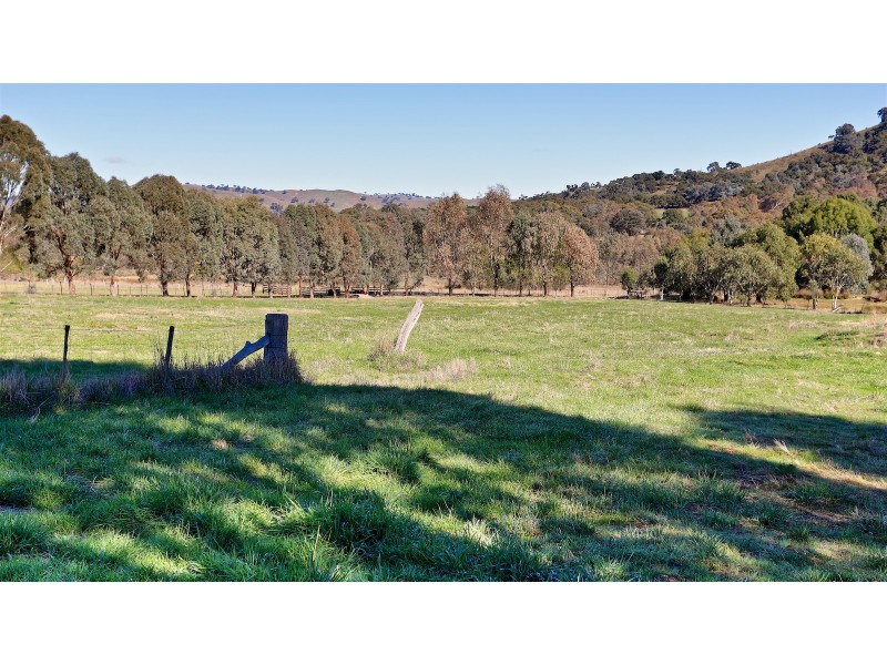 142 Dry Creek Road, Bonnie Doon VIC 3720