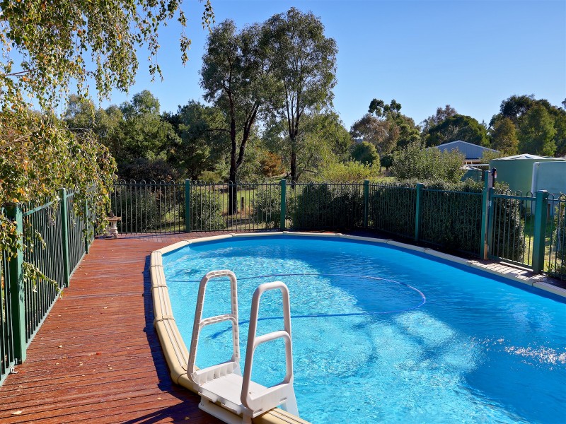 142 Dry Creek Road, Bonnie Doon VIC 3720