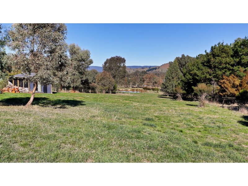 142 Dry Creek Road, Bonnie Doon VIC 3720