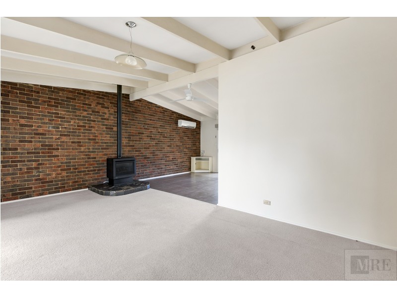 6 Young St, Bonnie Doon VIC 3720