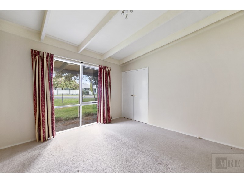 6 Young St, Bonnie Doon VIC 3720