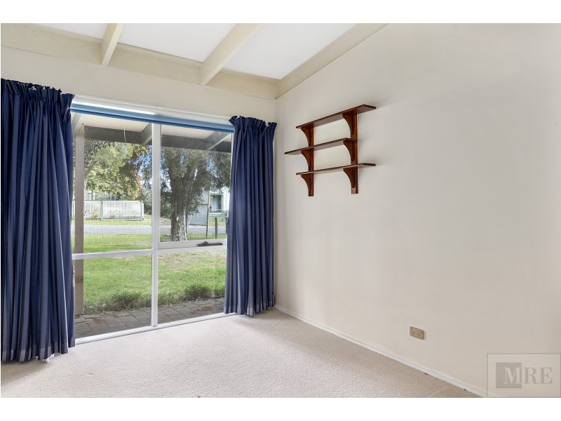 6 Young St, Bonnie Doon VIC 3720