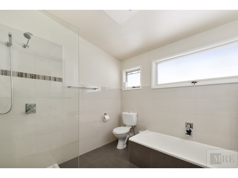 6 Young St, Bonnie Doon VIC 3720