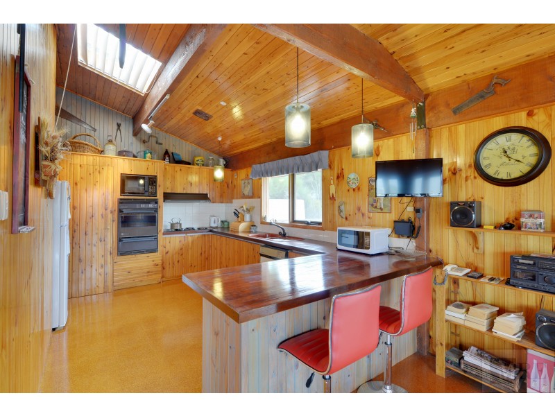 1 Murmuring Way, Goughs Bay VIC 3723