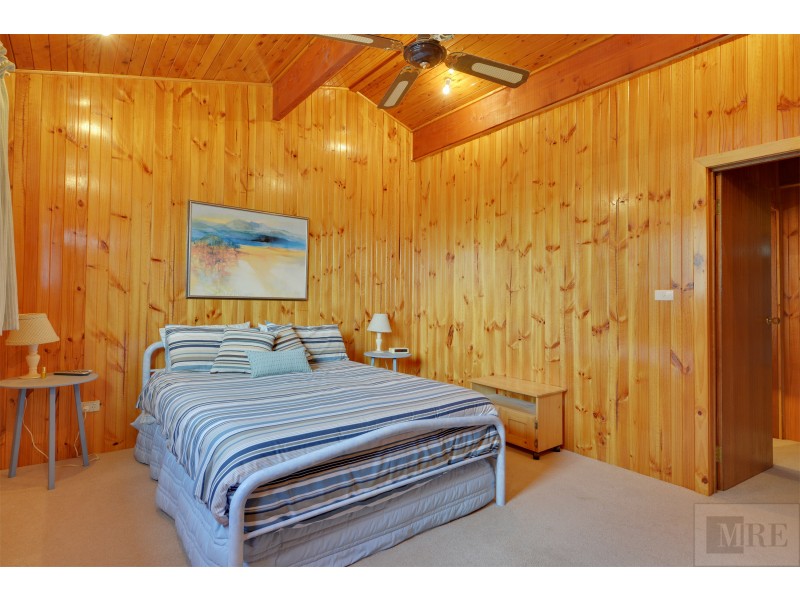 1 Murmuring Way, Goughs Bay VIC 3723