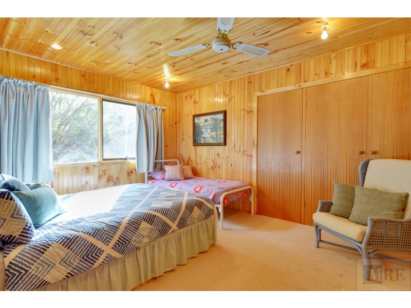 1 Murmuring Way, Goughs Bay VIC 3723
