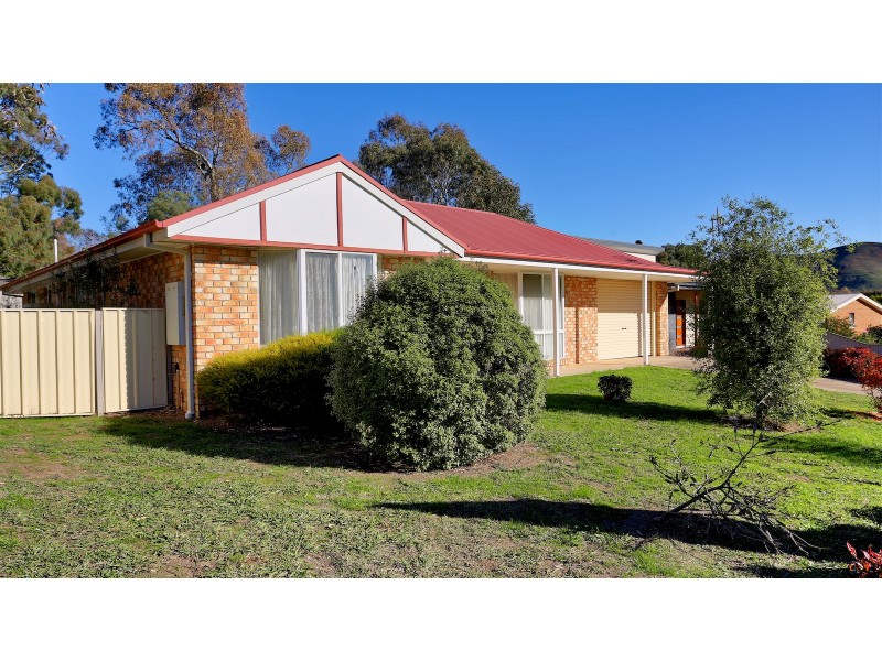 4 Chanro Court., Bonnie Doon VIC 3720