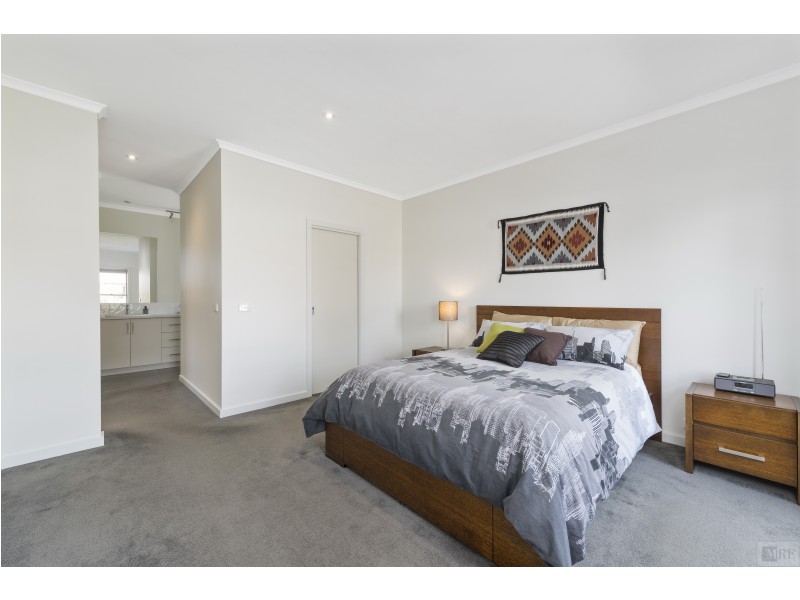 67 Cambridge Drive, Mansfield VIC 3722