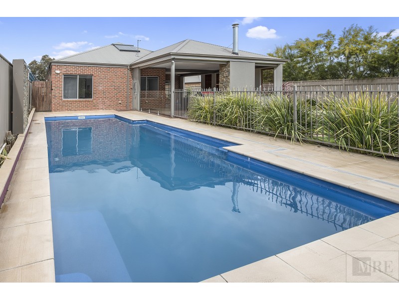 67 Cambridge Drive, Mansfield VIC 3722